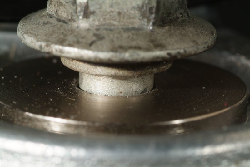 ac_tensioner_bolt_03.jpg