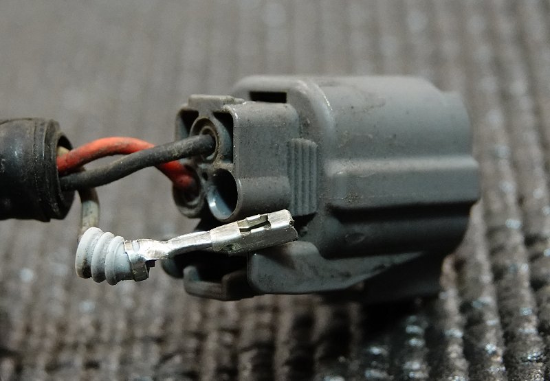 brake_pressure_sensor_plug_12.jpg