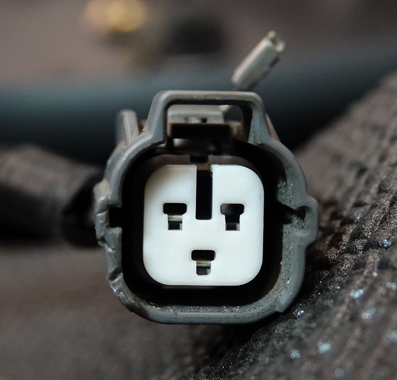 brake_pressure_sensor_plug_13.jpg
