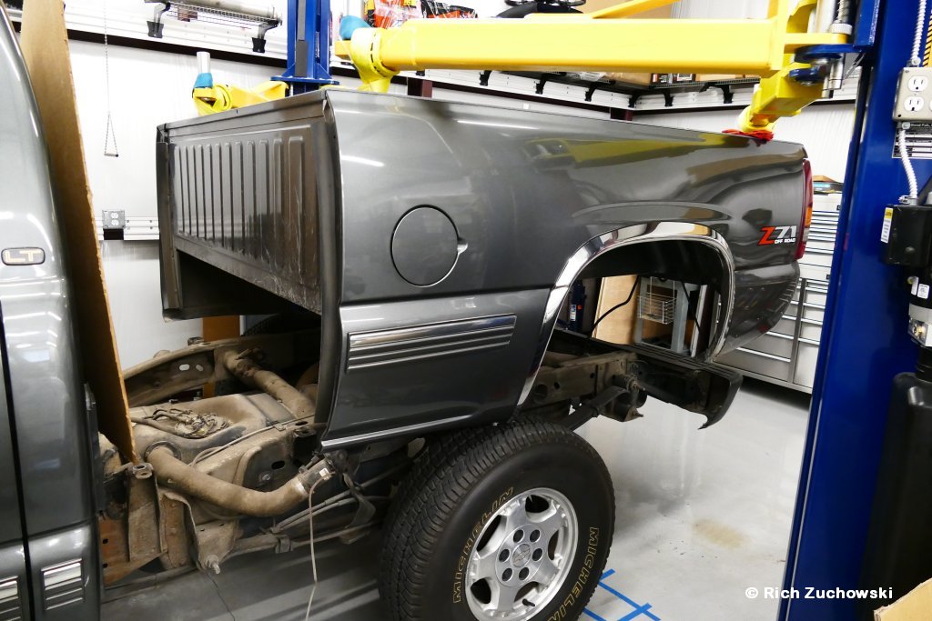 fuel_pump_removal_03.jpg