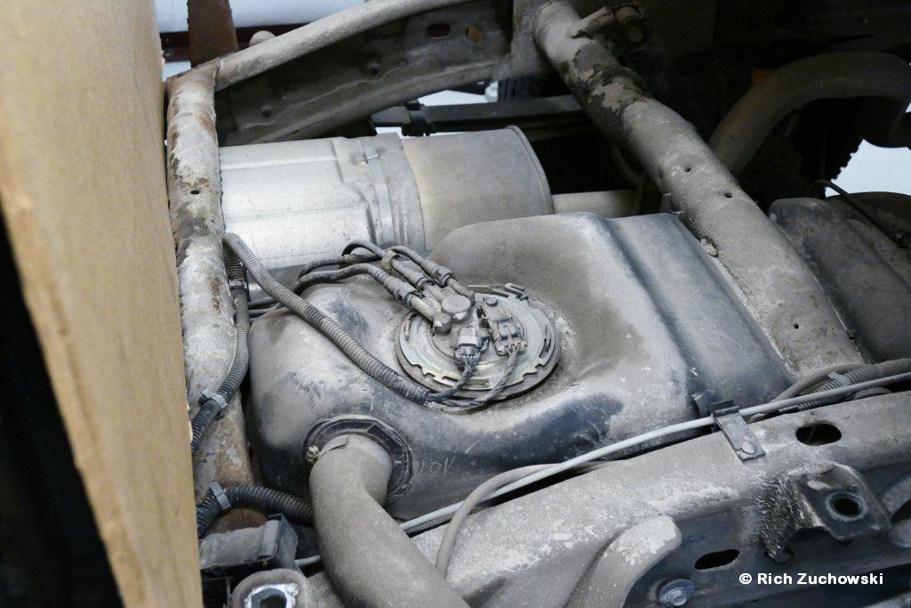 fuel_pump_removal_06.jpg