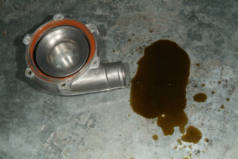 turbo_oil_leak_03.jpg