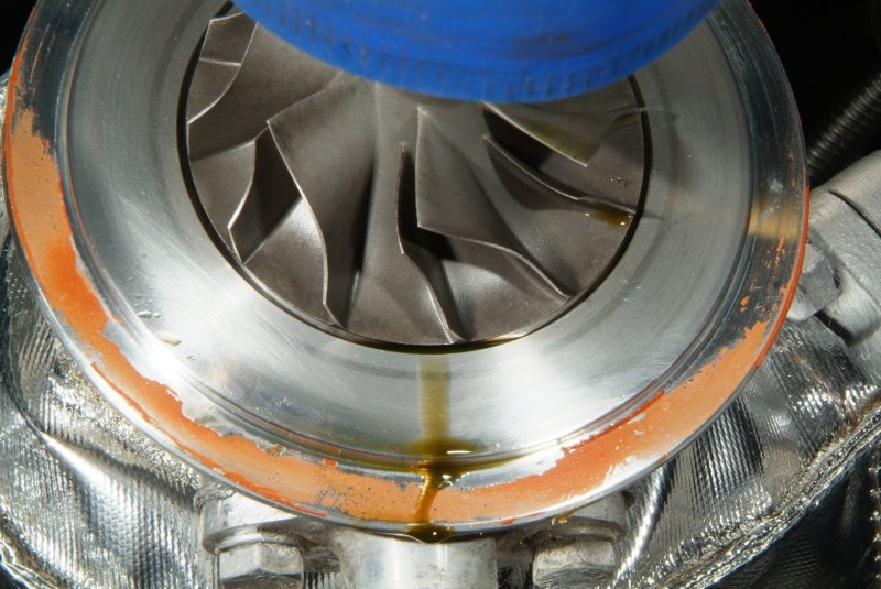 turbo_oil_leak_04.jpg