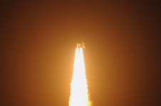 STS-128 Discovery 800 02.jpg