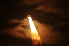 STS-128 Discovery 800 03.jpg