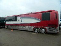 bradpaisleytourbus.jpg