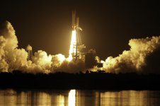 STS-128 Space Shuttle Discovery-39 800.jpg